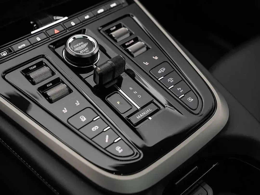 Aston Martin DBX V8 4x4 S - Thumbnail 35