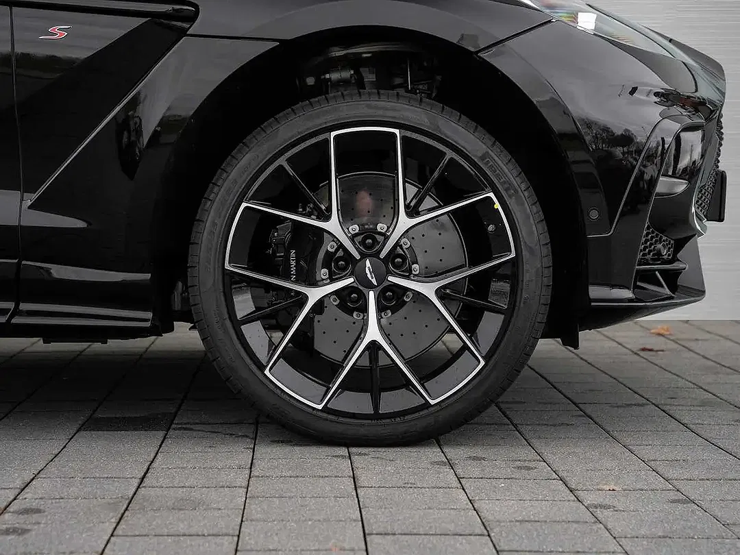Aston Martin DBX V8 4x4 S - Thumbnail 4