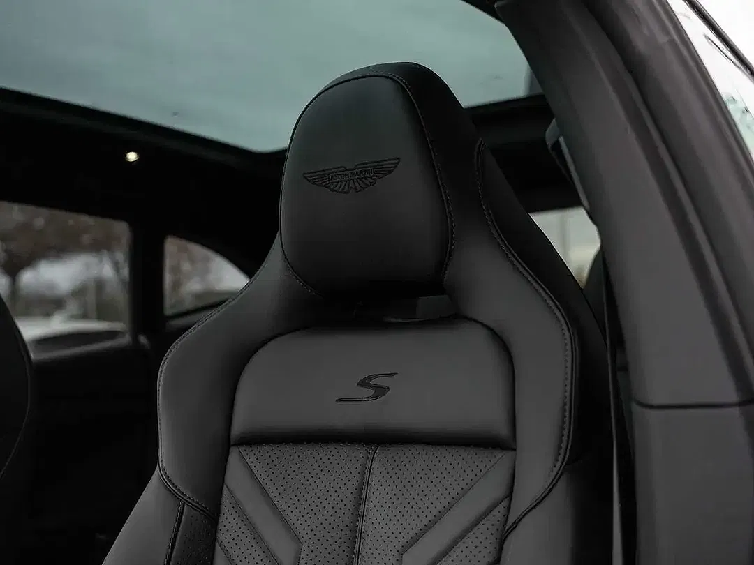 Aston Martin DBX V8 4x4 S - Thumbnail 5