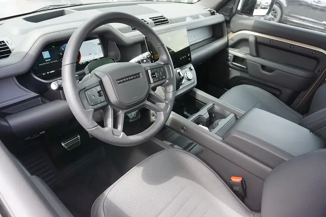 Land Rover Defender P635 OCTA 110 - Thumbnail 10