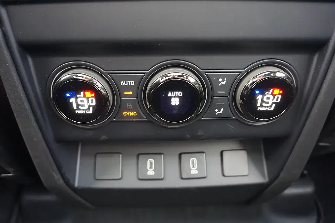 Land Rover Defender P635 OCTA 110 - Thumbnail 14