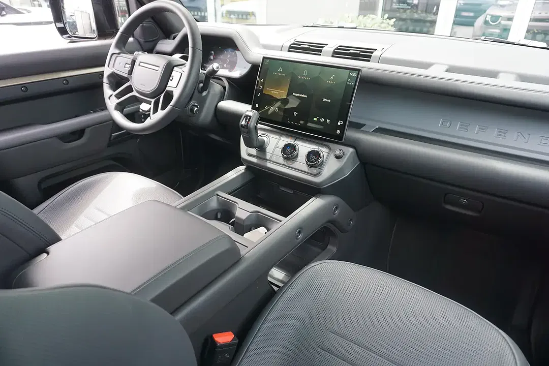 Land Rover Defender P635 OCTA 110 - Thumbnail 18