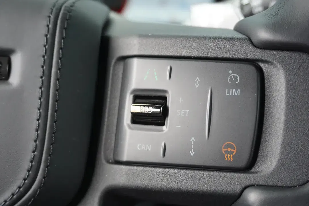 Land Rover Defender P635 OCTA 110 - Thumbnail 27