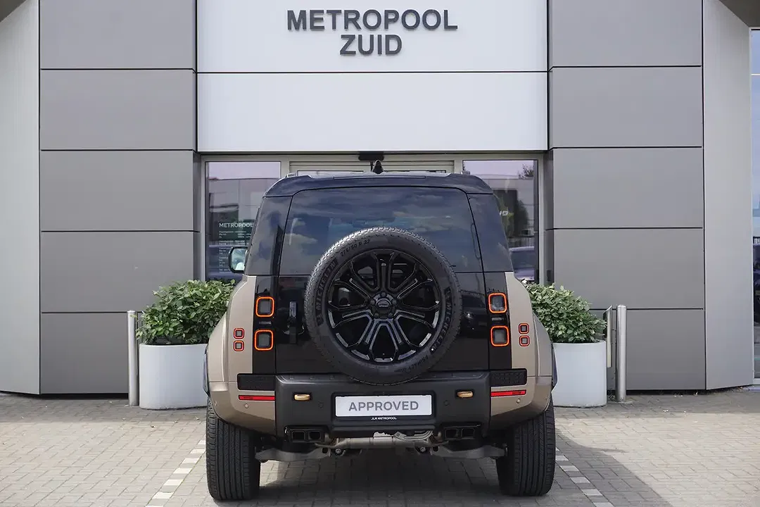 Land Rover Defender P635 OCTA 110 - Thumbnail 7