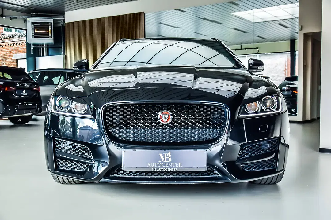 Jaguar XF 2.0 Sportbrake R-Sport Black Edition - Thumbnail 3
