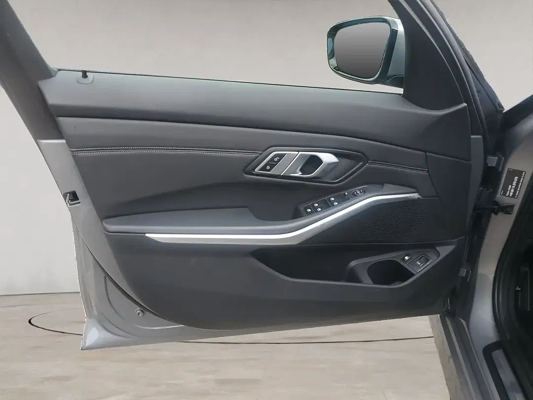 BMW 320 Touring - Thumbnail 9