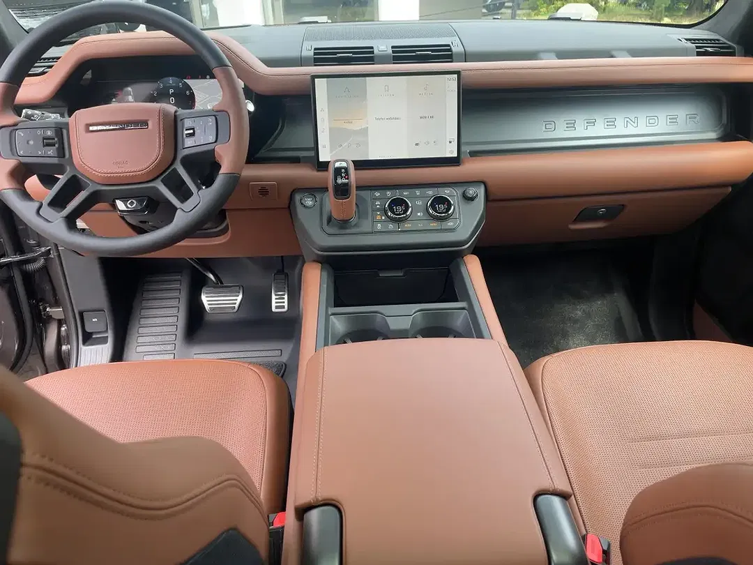 Land Rover Defender P635 OCTA 110 - Thumbnail 10