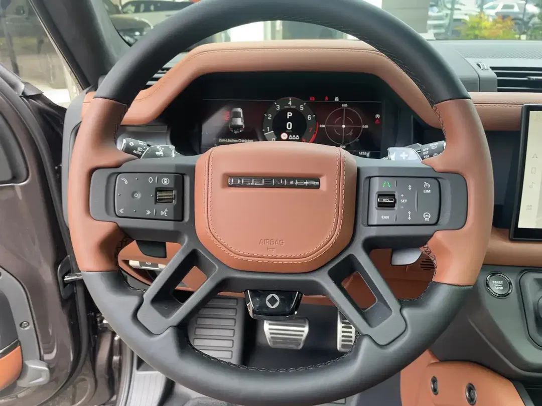 Land Rover Defender P635 OCTA 110 - Thumbnail 11