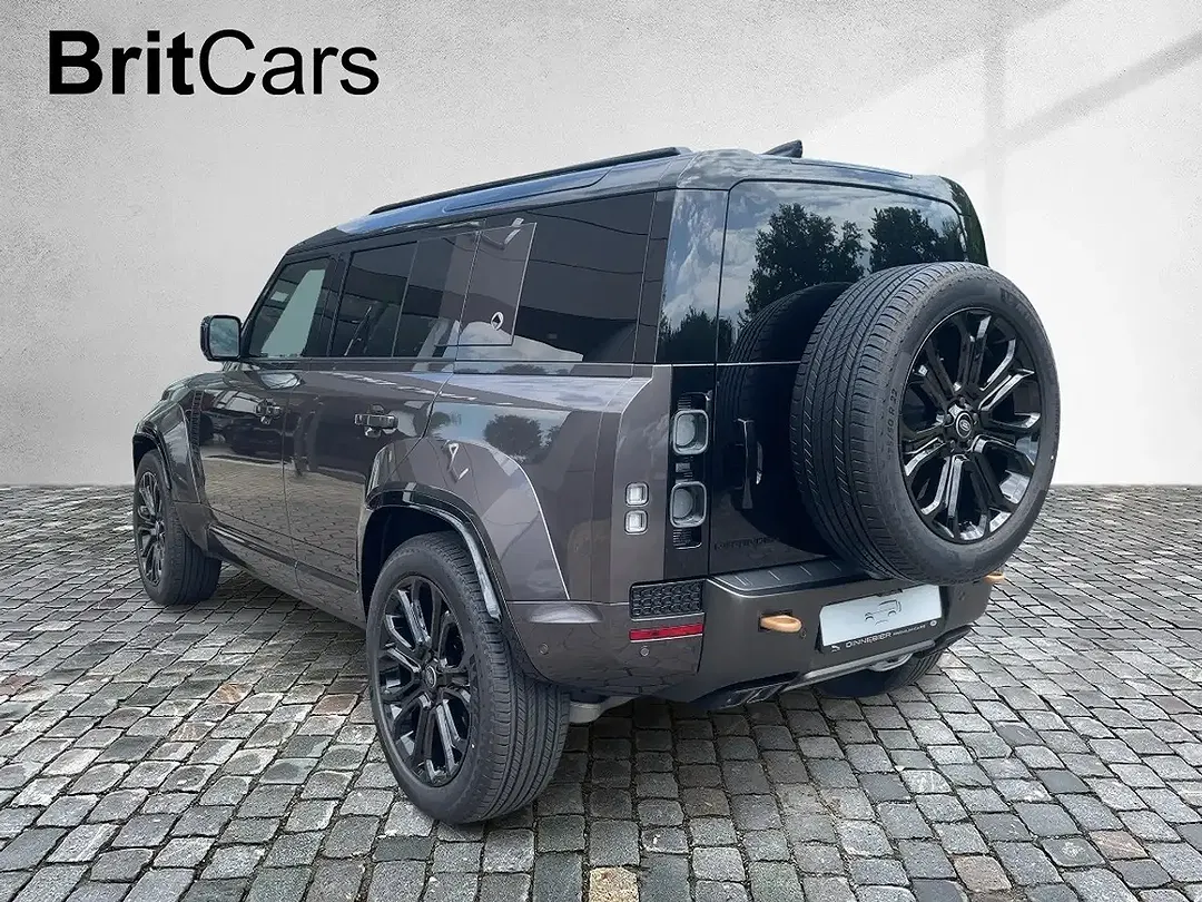 Land Rover Defender P635 OCTA 110 - Thumbnail 3
