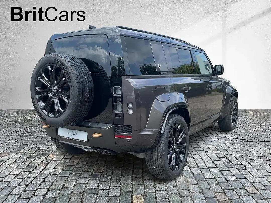 Land Rover Defender P635 OCTA 110 - Thumbnail 4