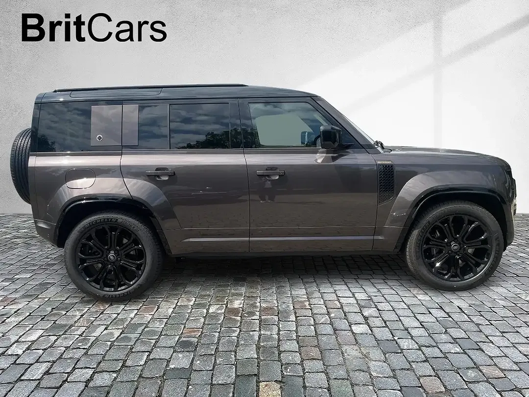 Land Rover Defender P635 OCTA 110 - Thumbnail 5