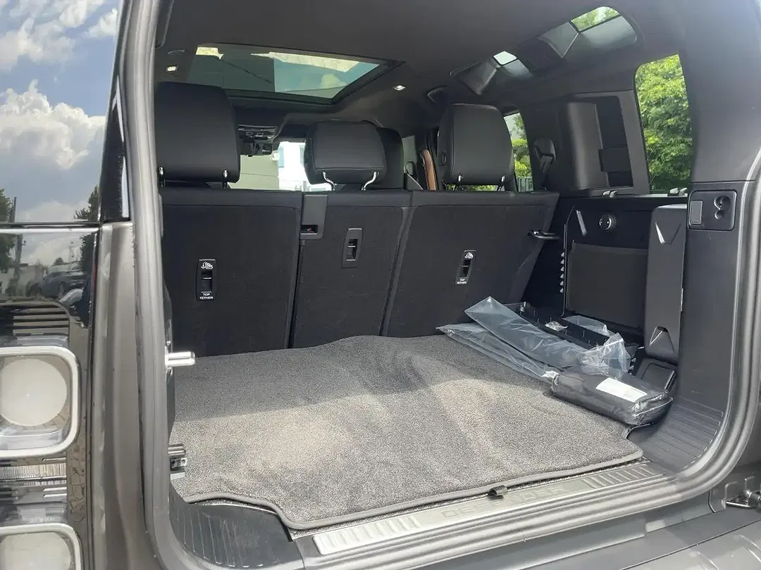 Land Rover Defender P635 OCTA 110 - Thumbnail 7