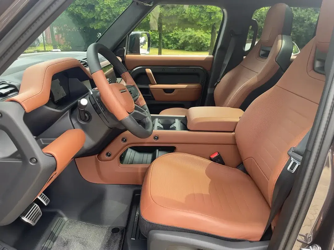 Land Rover Defender P635 OCTA 110 - Thumbnail 8