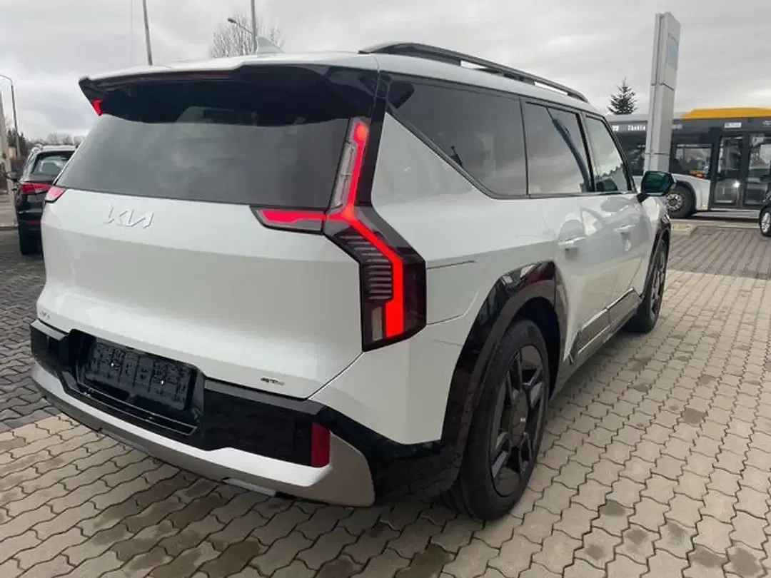 Kia EV9 4WD GT-Line Launch Edition - Thumbnail 4