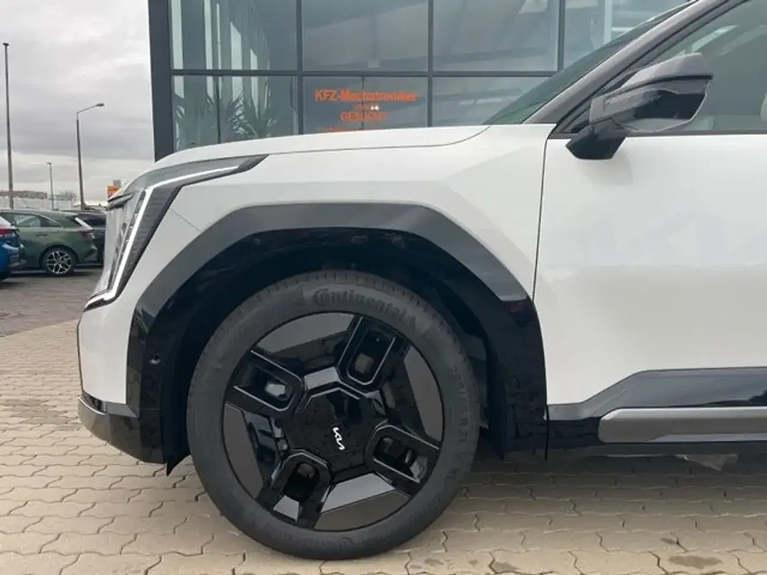 Kia EV9 4WD GT-Line Launch Edition - Thumbnail 8