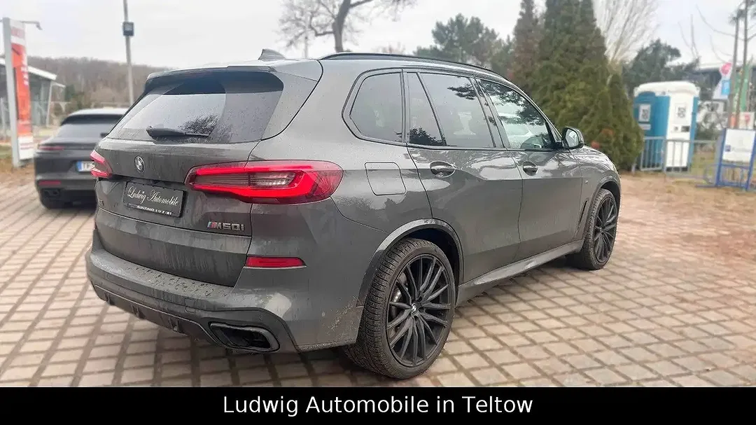 BMW X5 M - Thumbnail 3