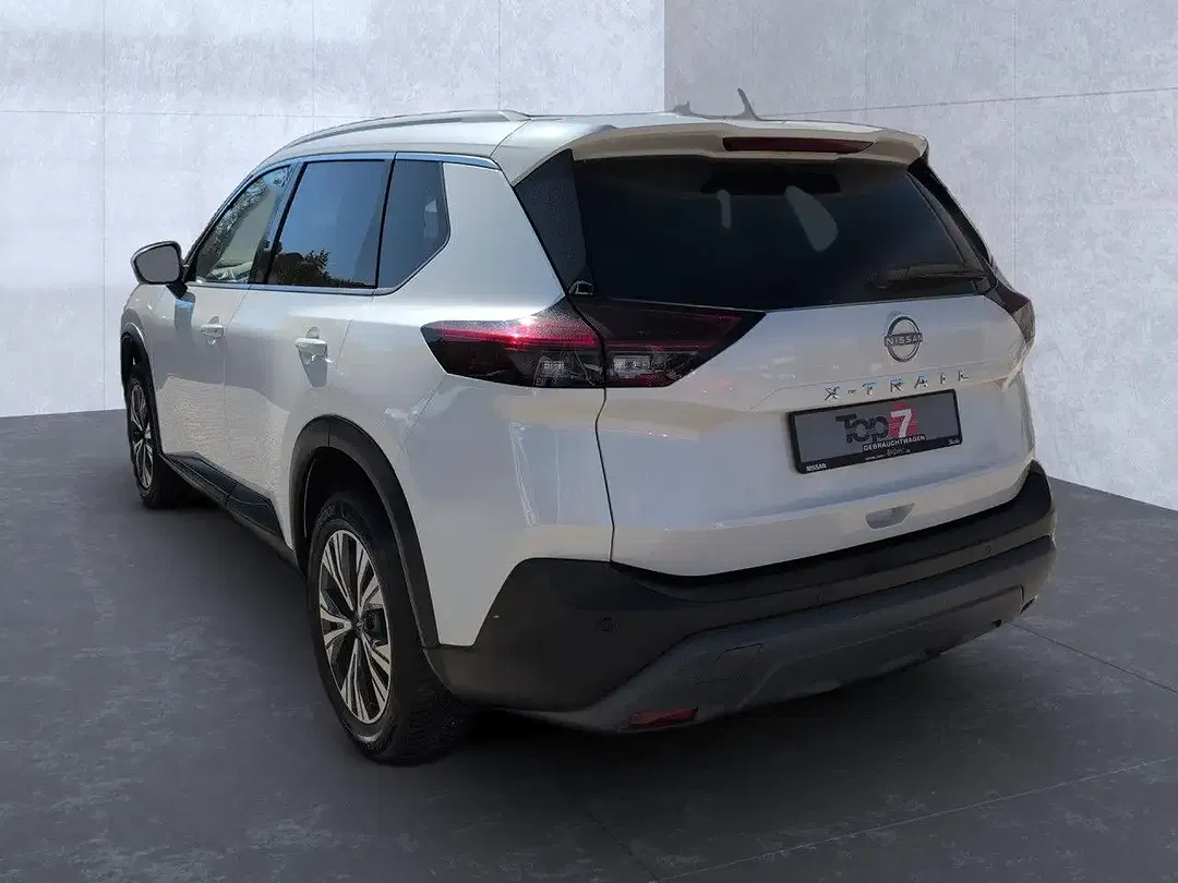 Nissan X-Trail N-Connecta - Thumbnail 2