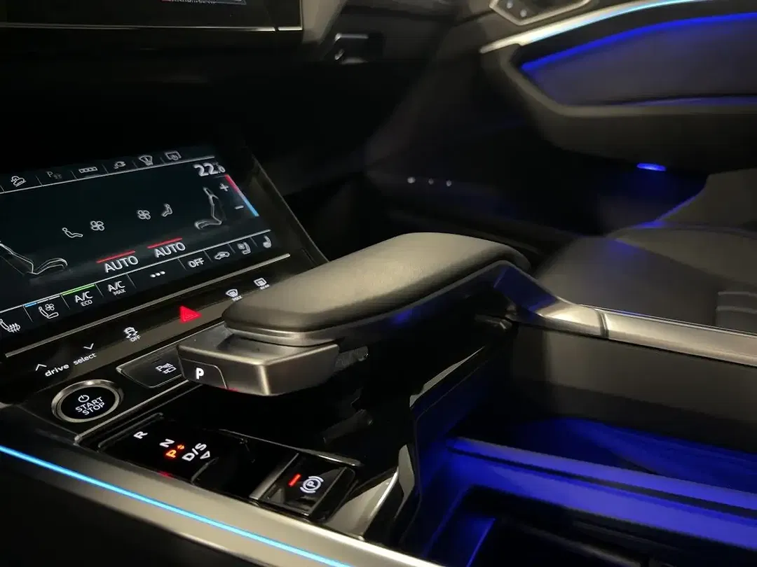Audi Q8 e-tron 55 quattro Matrix LED advanced - Thumbnail 16