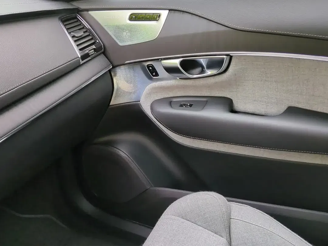 Volvo XC90 T8 Recharge Ultimate Bright - Thumbnail 19
