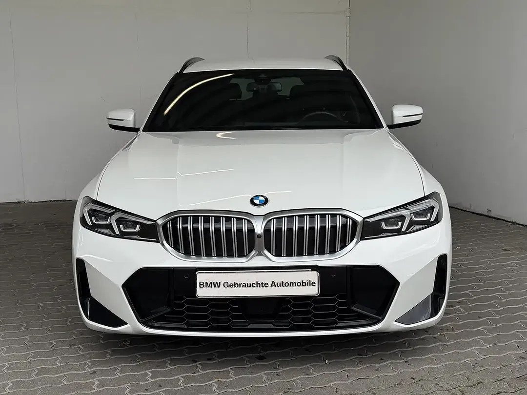 BMW 320 Touring M Sport - Thumbnail 3