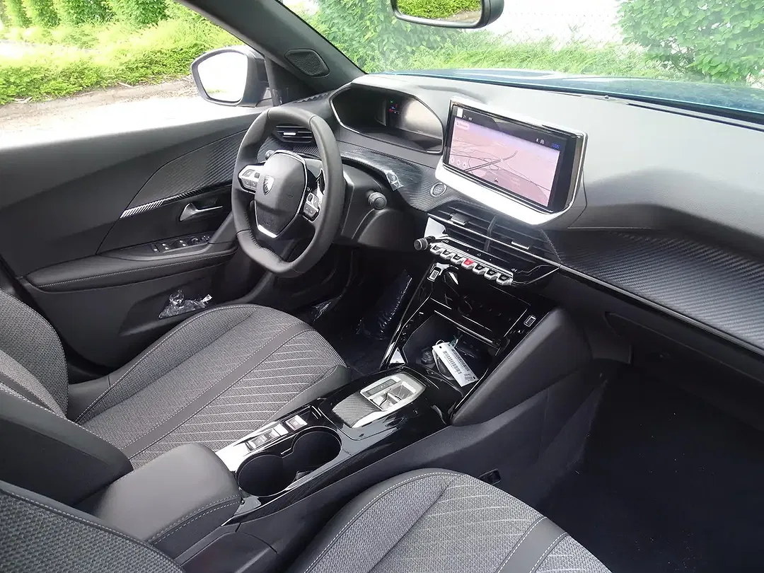 Peugeot 2008 145 e-DSC6 Hybrid Allure - Thumbnail 15