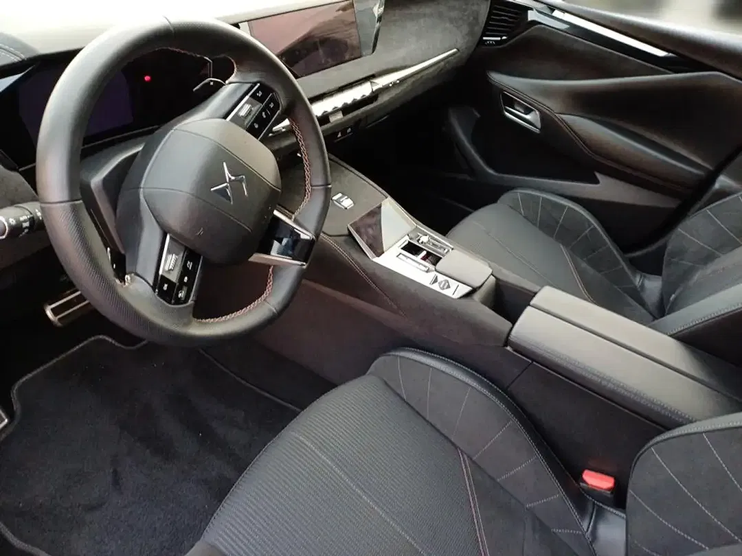 DS Automobiles DS 4 - Thumbnail 11