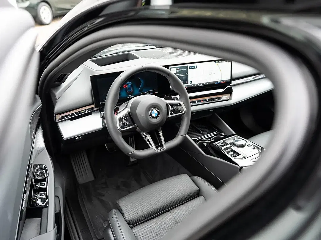 BMW 520 Touring M Sport - Thumbnail 8