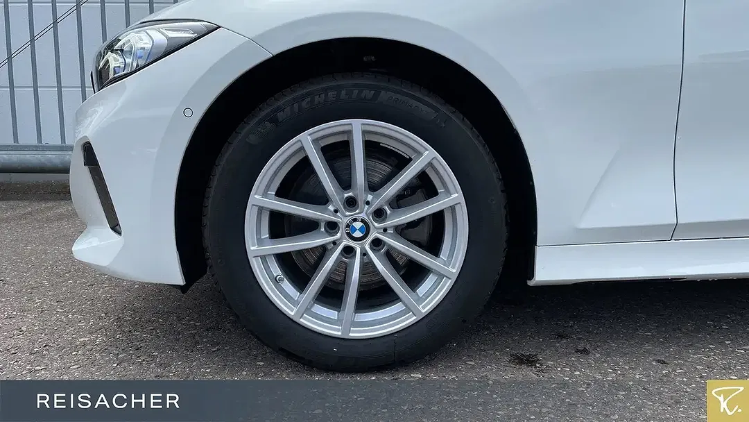 BMW 320 - Thumbnail 3