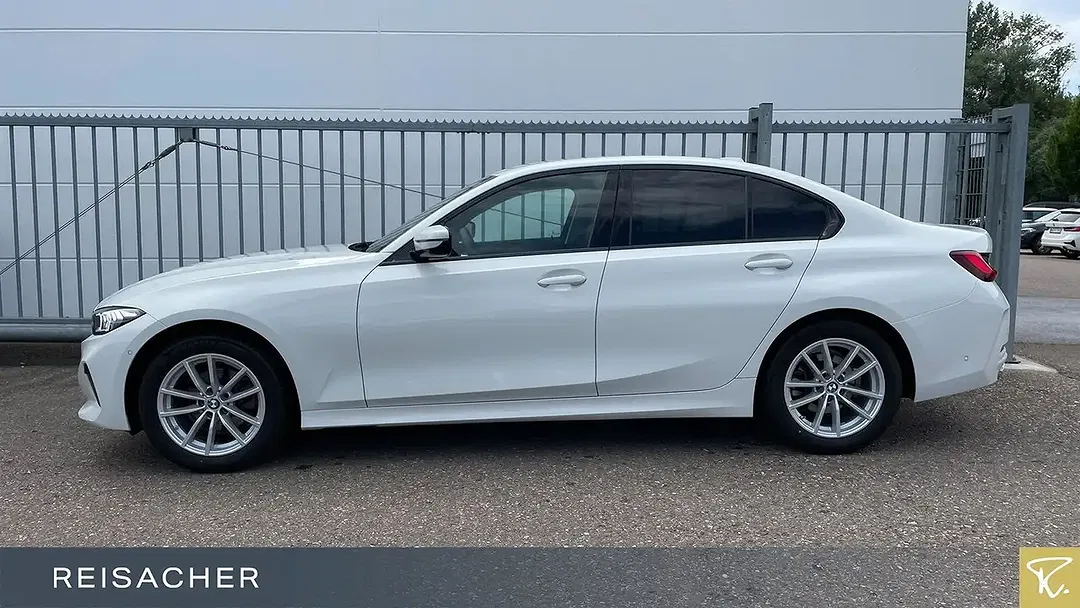 BMW 320 - Thumbnail 9