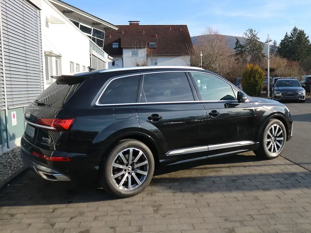 Audi Q7 55 TFSI e quattro Matrix LED S line - Thumbnail 3