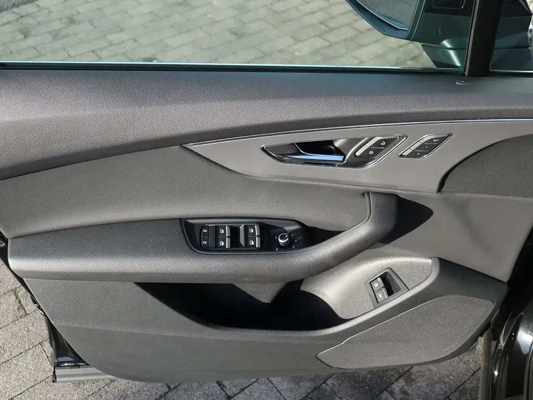 Audi Q7 55 TFSI e quattro Matrix LED S line - Thumbnail 8