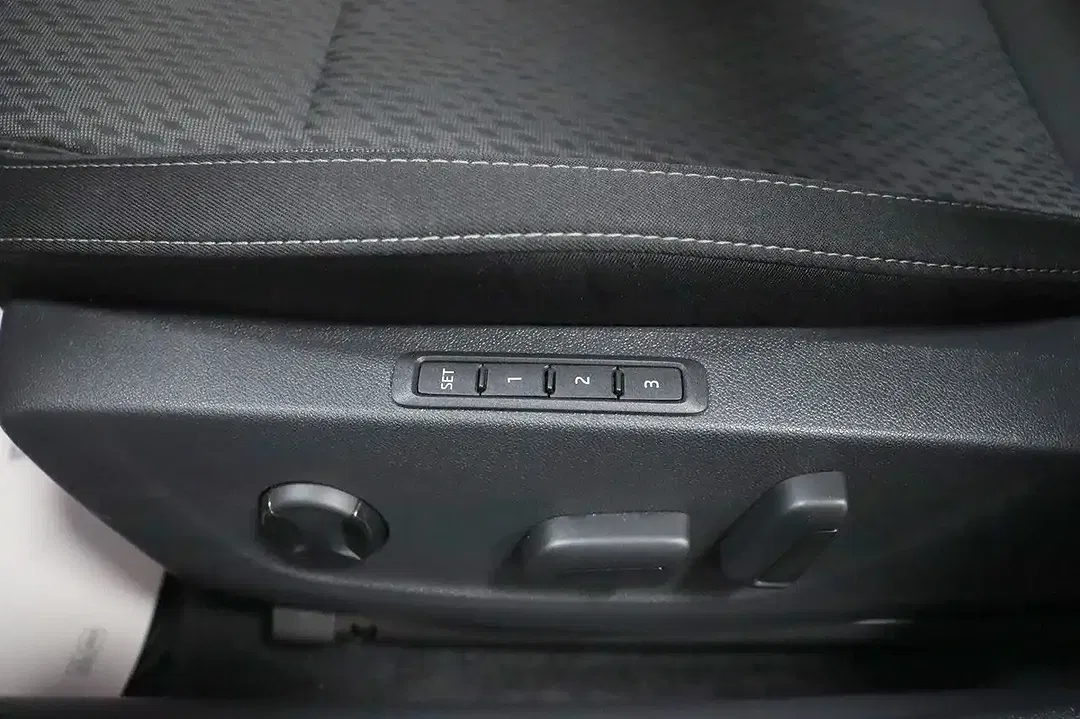 Skoda Octavia DSG Combi Style - Thumbnail 11