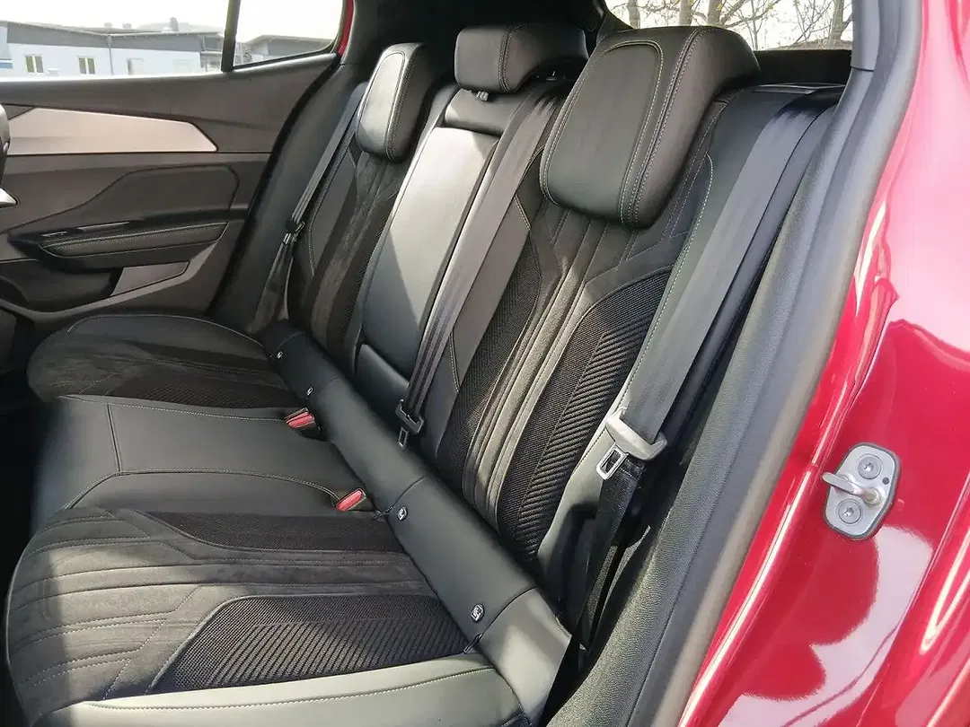 Peugeot 408 130 PureTech EAT8 GT - Thumbnail 14