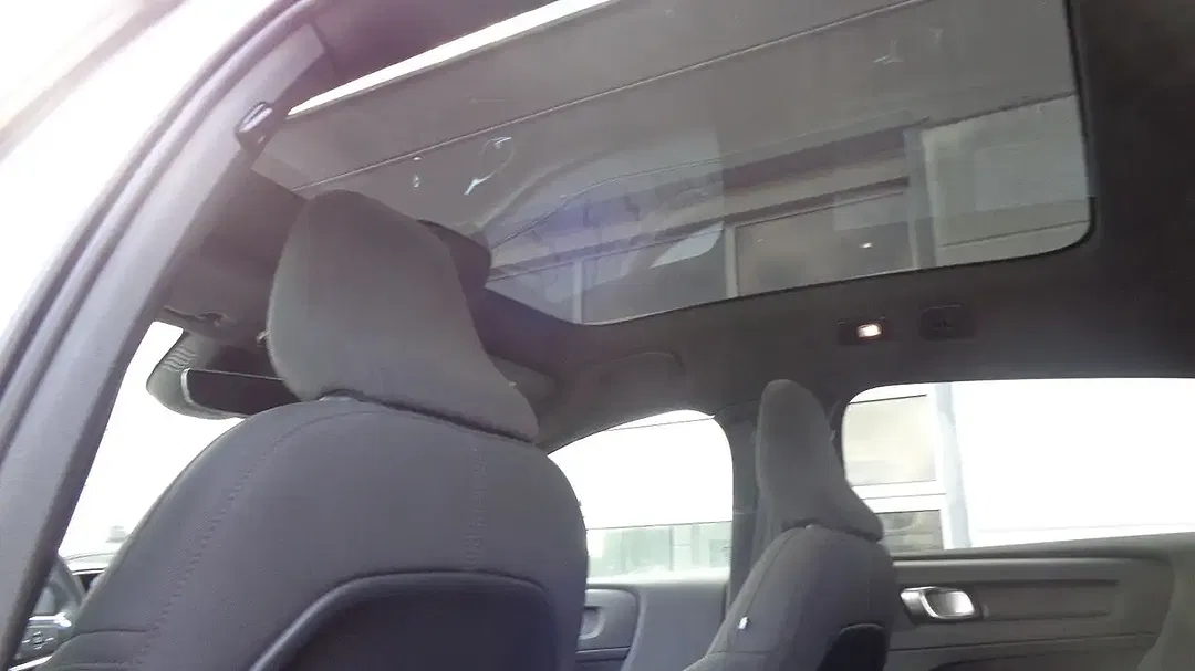 Volvo C40 EV Recharge Plus - Thumbnail 10