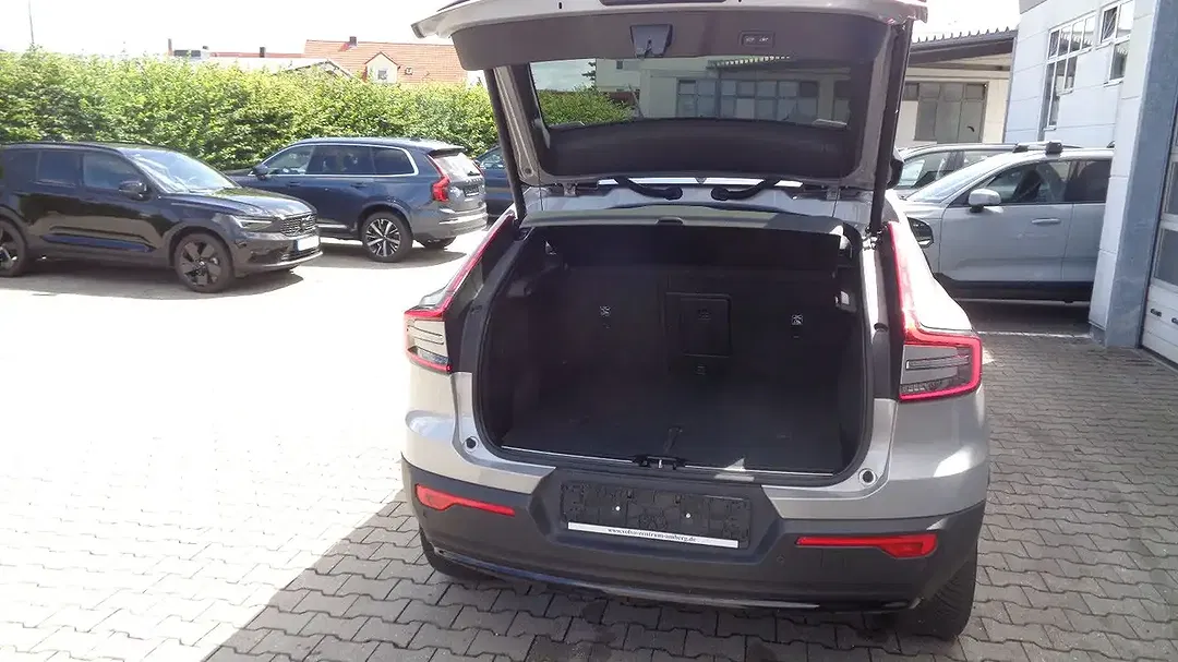 Volvo C40 EV Recharge Plus - Thumbnail 12