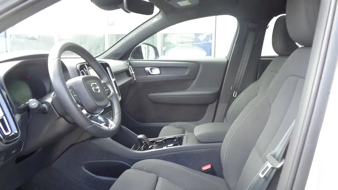 Volvo C40 EV Recharge Plus - Thumbnail 8