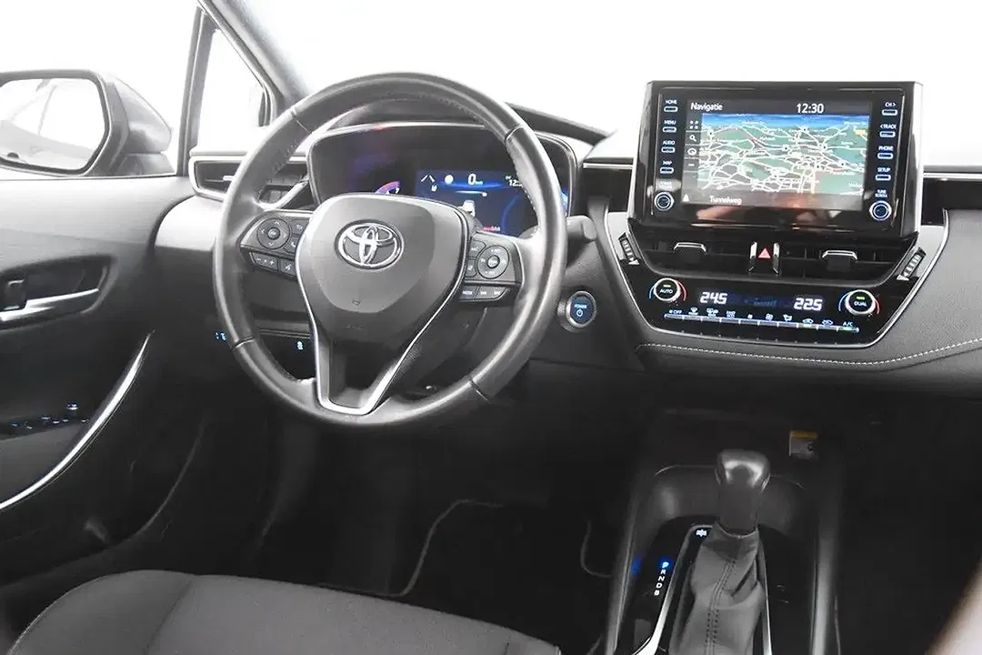 Toyota Corolla Hybrid - Thumbnail 7