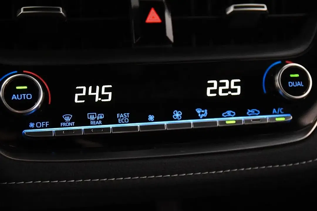 Toyota Corolla Hybrid - foto 8