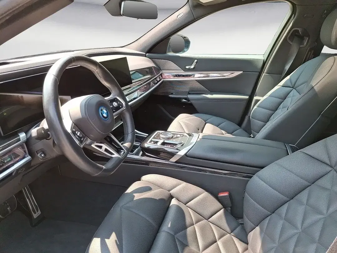 BMW i7 eDrive M Sport - Thumbnail 10