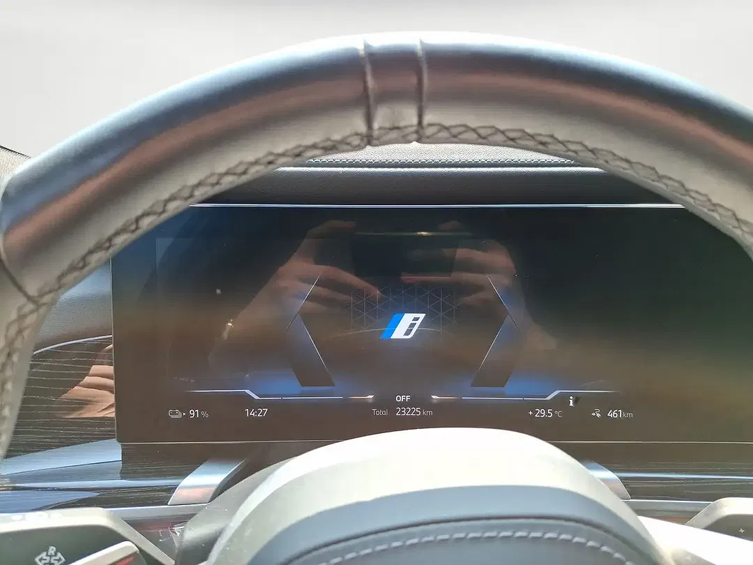 BMW i7 eDrive M Sport - Thumbnail 11
