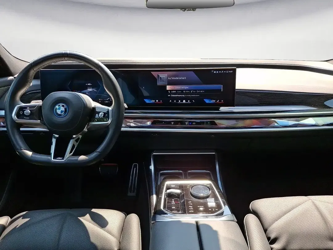 BMW i7 eDrive M Sport - Thumbnail 12