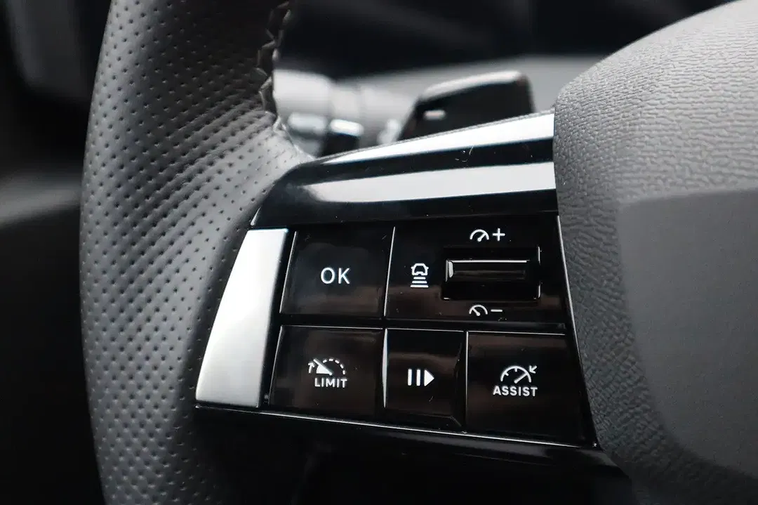 Opel Astra 1.2 GS - Thumbnail 11