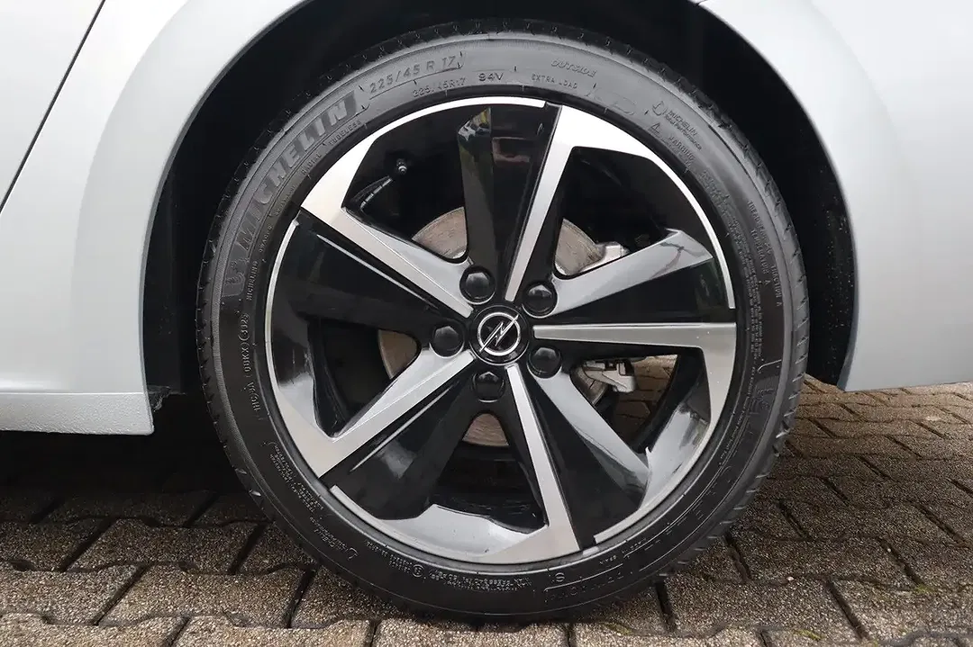 Opel Astra 1.2 GS - Thumbnail 8
