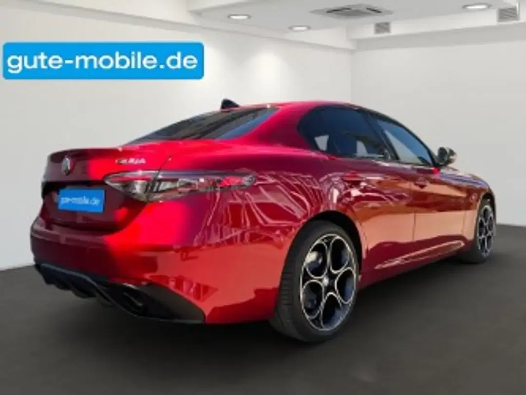 Alfa Romeo Giulia Q4 Intensa - Thumbnail 4
