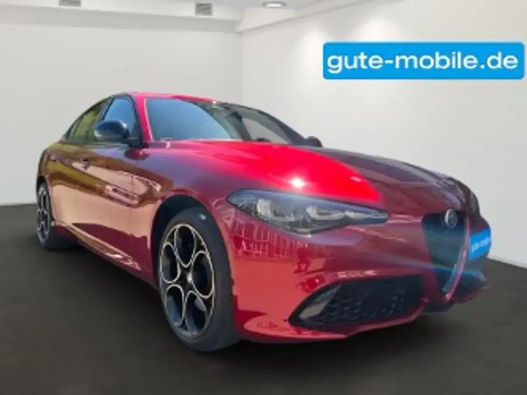 Alfa Romeo Giulia Q4 Intensa - Thumbnail 6