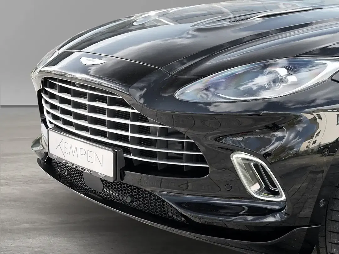 Aston Martin DBX - Thumbnail 10