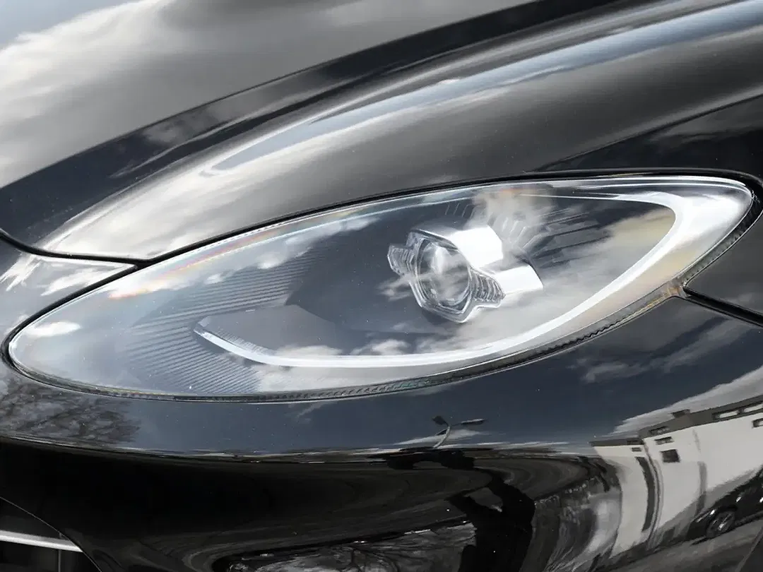 Aston Martin DBX - Thumbnail 12