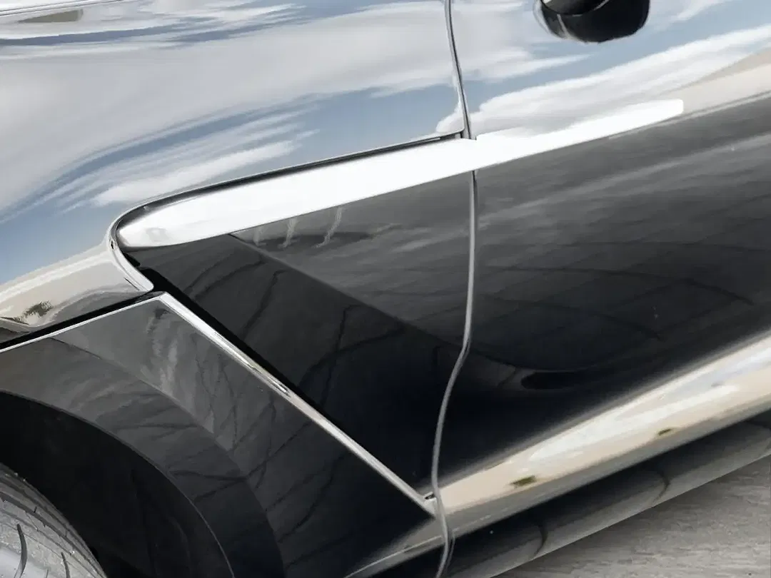 Aston Martin DBX - Thumbnail 14