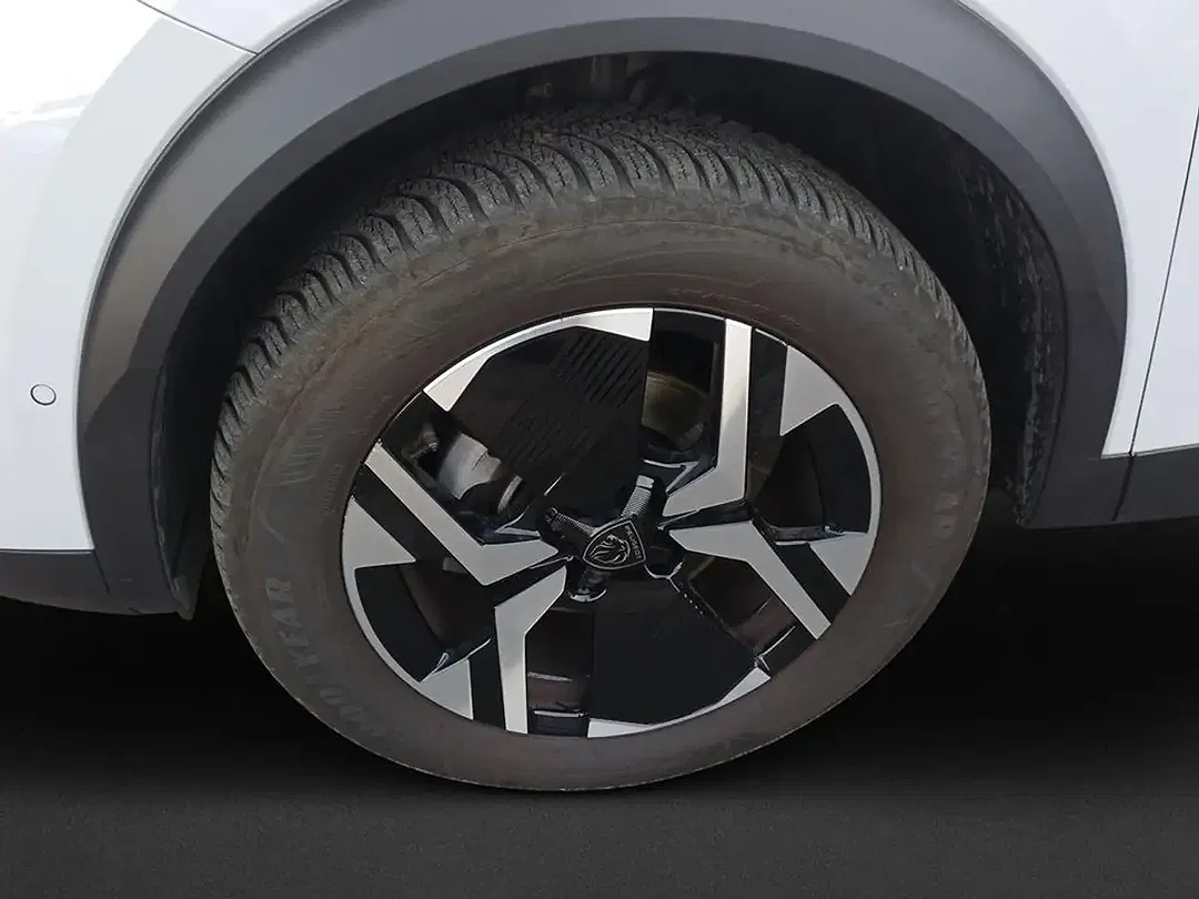 Peugeot 2008 GT - Thumbnail 5