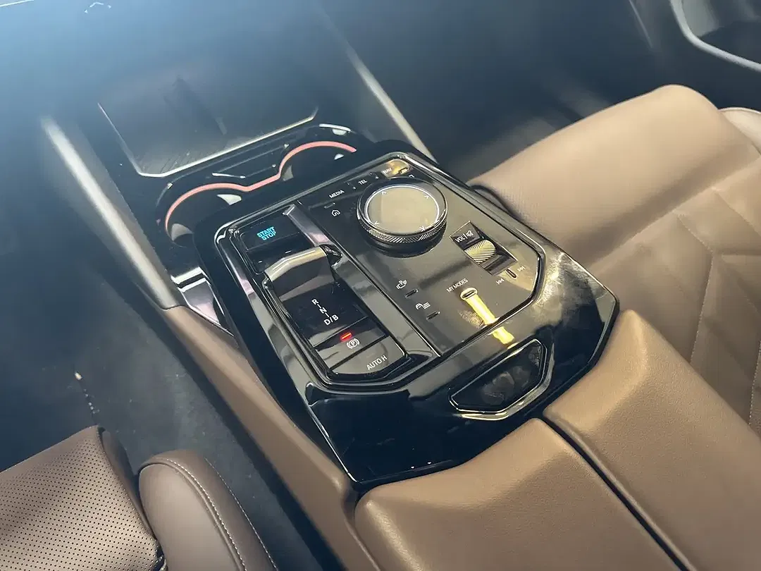 BMW i5 eDrive M - Thumbnail 7